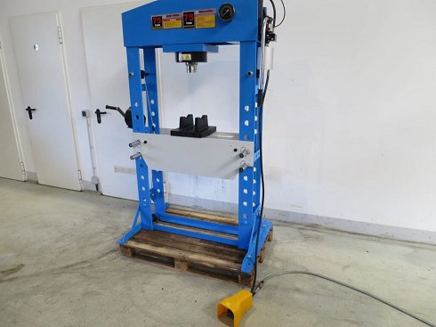 HBM 75 / 800 workshop press