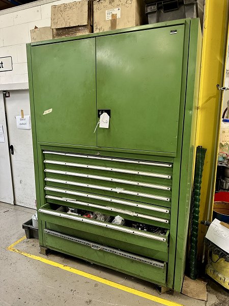 Workshop drawer cabinet with contents