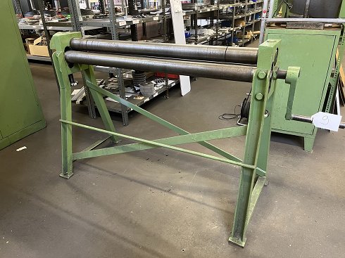 Three-roll bending machine