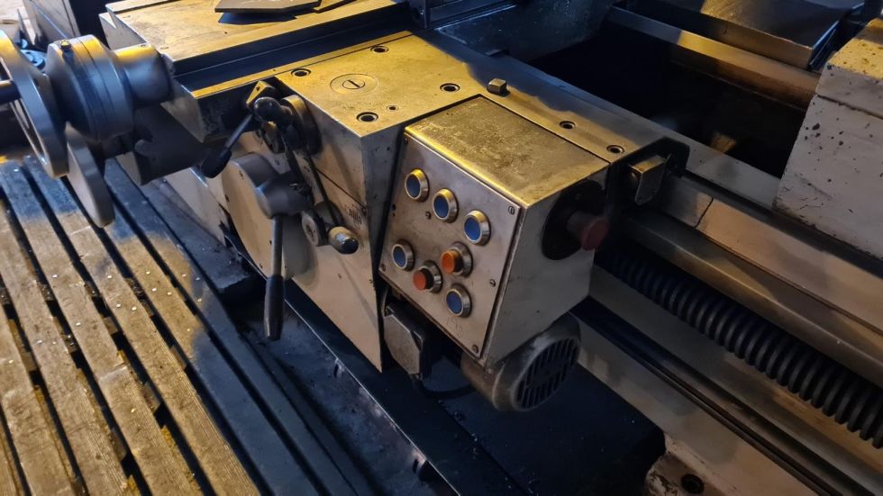 Centre lathe POREBA - TPK 80 A