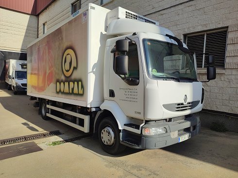 Camión frigorífico Renault MIDLIM 220 matrícula 7036FSW