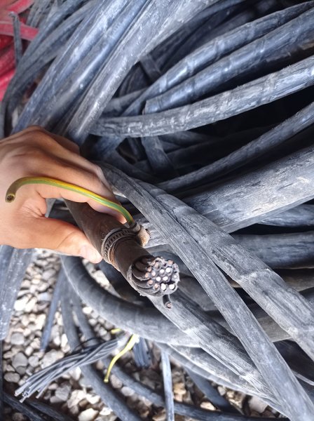 Cables de cobre de diferente calibre 1000 kg procedente de importante multinacional energética