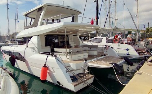 Powercat de 15,40 m de eslora