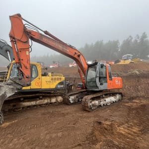 Excavadora HITACHI ZX160