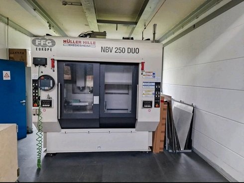 Centro de mecanizado CNC HÜLLER HILLE NBV 250 Duo