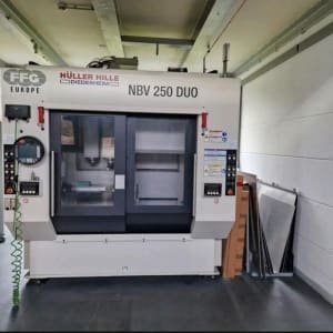 Centro de mecanizado CNC HÜLLER HILLE NBV 250 Duo