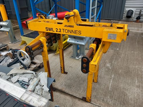 SOMERS S.W.L. 2.2 Tonnes Material Arm Lift