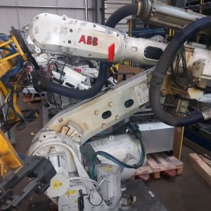 ABB IRB6700-205 Robot