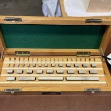 Gauge block box