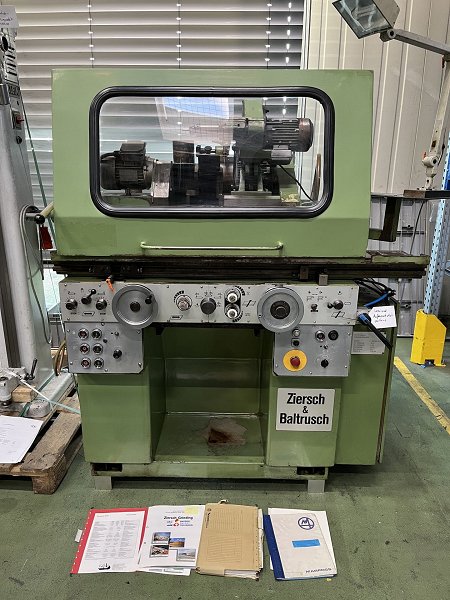 ZIERSCH UND BALTRUSCH URS400 Ergonomy Internal and external cylindrical grinding machine