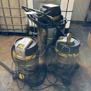 Lot Industrial vacuum cleaners