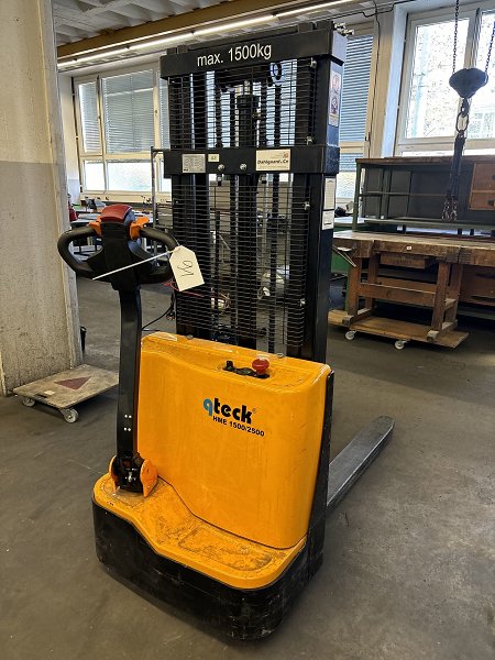 QTECK HME 1500/2500 Electric high lift truck