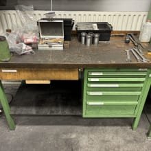 LUTZ Workbench with contents