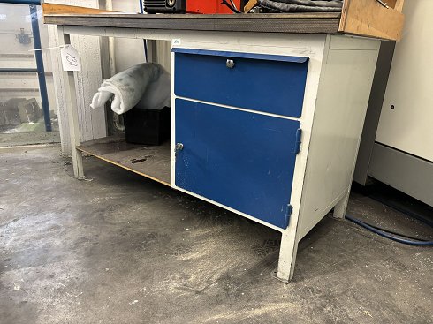 Workbench without contents