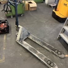 Hand pallet truck