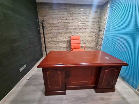 Conjunto de mesa oficina con  silla