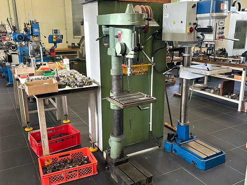 Taladro de columna VEB PÖSSNECKER PR 230/1