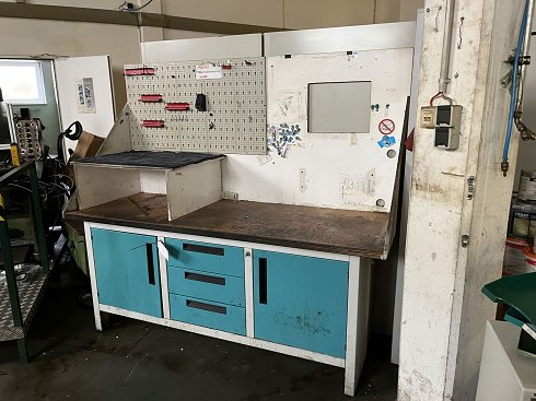 Workbench without contents