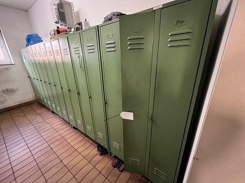 Lot lockers