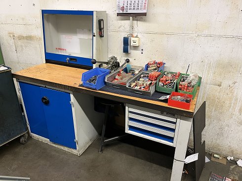 Workbench with contents