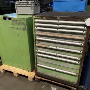 Lot tool cabinets