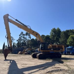 Excavadora de Orugas CATERPILLAR 390 DL