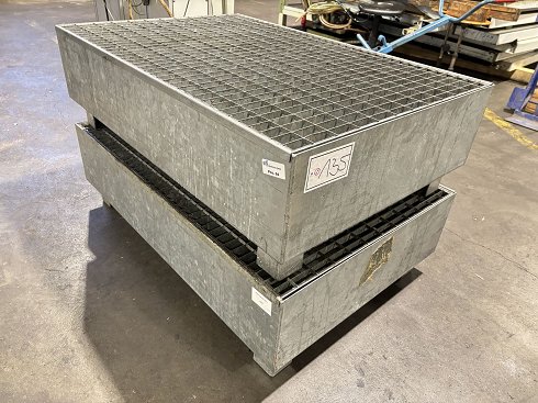 BAUER WM-2/200 2 safety pallets