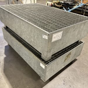 BAUER WM-2/200 2 safety pallets