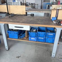 2 workbenches