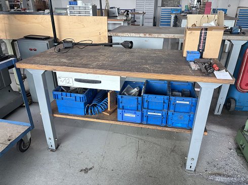 2 workbenches