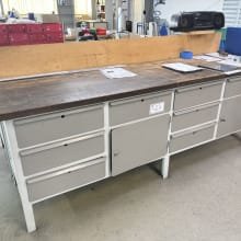 2 workbenches