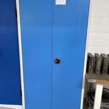 LISTA Hinged door cabinet with contents