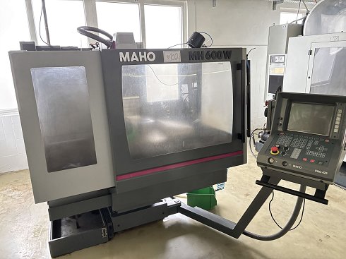 MAHO MH 600 W CNC tool milling machine