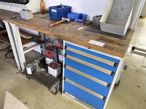 Workbench with contents