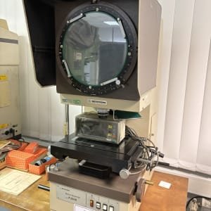 MITUTOYO PJ 300 H Profile projector