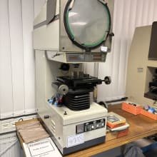 MITUTOYO PJ-3000 Profile projector