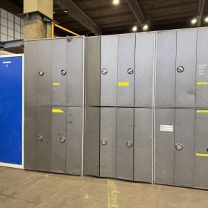 Lot workshop cabinets