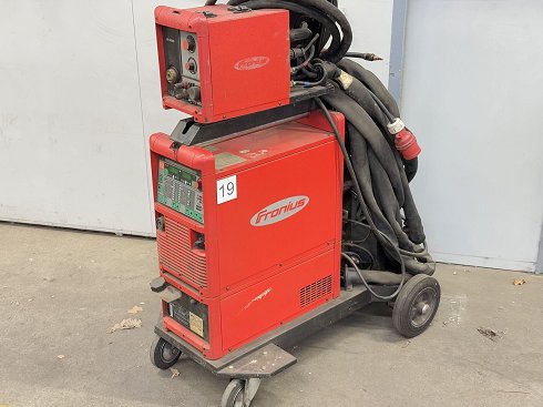 FRONIUS TRANSPULS SYNERGIC 4000 Welding machine