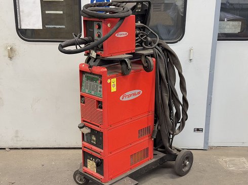 FRONIUS TRANSPULS SYNERGIC 4000 Welding machine