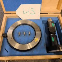 SYLVAC Three-point internal micrometer