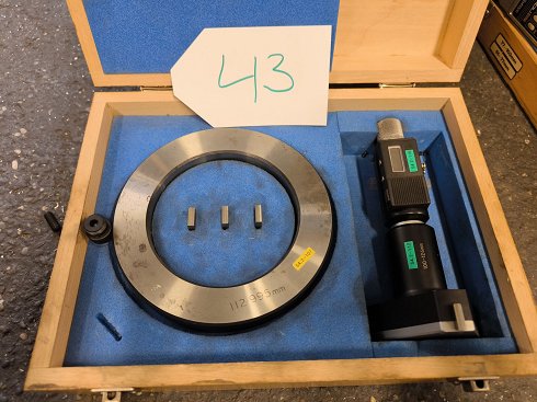 SYLVAC Three-point internal micrometer