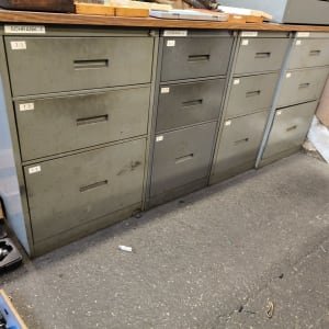 Lot workshop drawer cabinet with contents