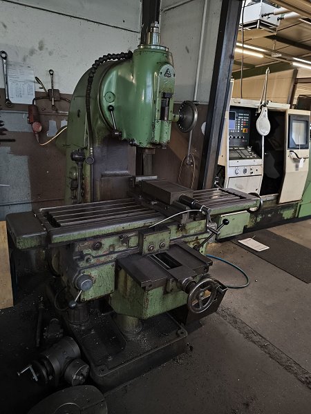 TOS FA3A-V Tool milling machine