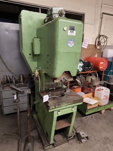 Eccentric press