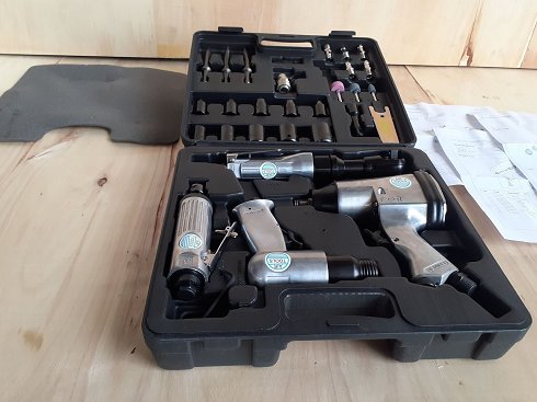 AIR TOOLS Pneumatic Tool Set