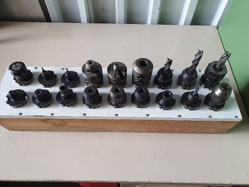 18x SK 40 tool holders