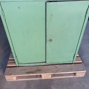 Door cabinet