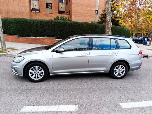 Volkswagen Golf Familiar 1.6 TDI  2019 - 6095 KZK