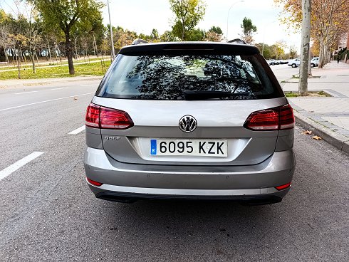 Volkswagen Golf Familiar 1.6 TDI  2019 - 6095 KZK