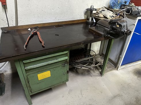 Workbench without contents